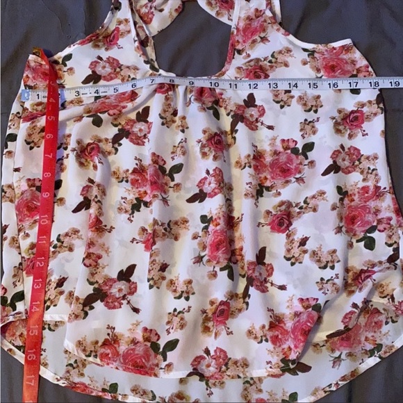 NWT WET SEAL floral top with bow on the back - Picture 4 of 5